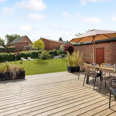 4 Bedroom Amazing In Aero