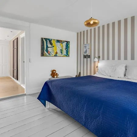 4 Bedroom Amazing In Aero Dom wakacyjny