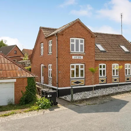 4 Bedroom Amazing In Aero